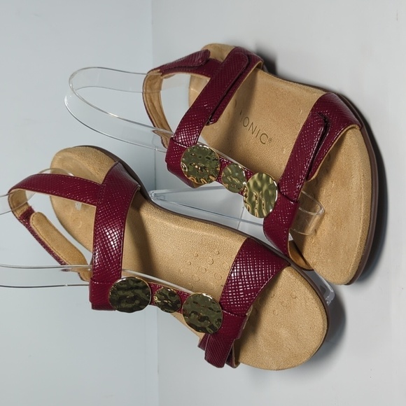 Vionic Shoes - Vionic Farrah woven embossed burgundy sandals womans size 6.5 (wide)